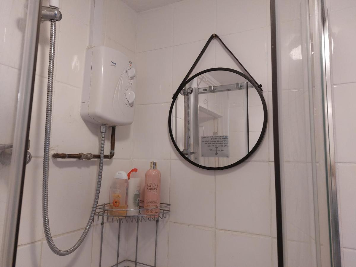 Dream Basildon Apartment Bagian luar foto