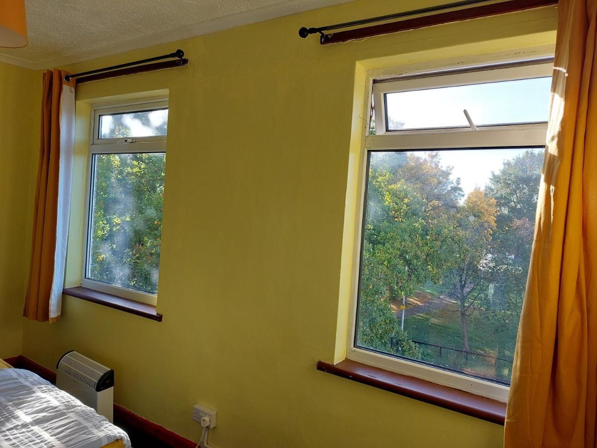 Dream Basildon Apartment Bagian luar foto